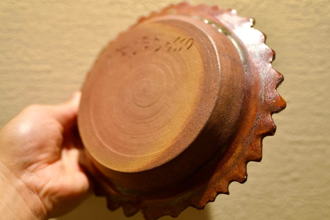 肉料理や煮物が映える 深赤色陶器皿 一点物