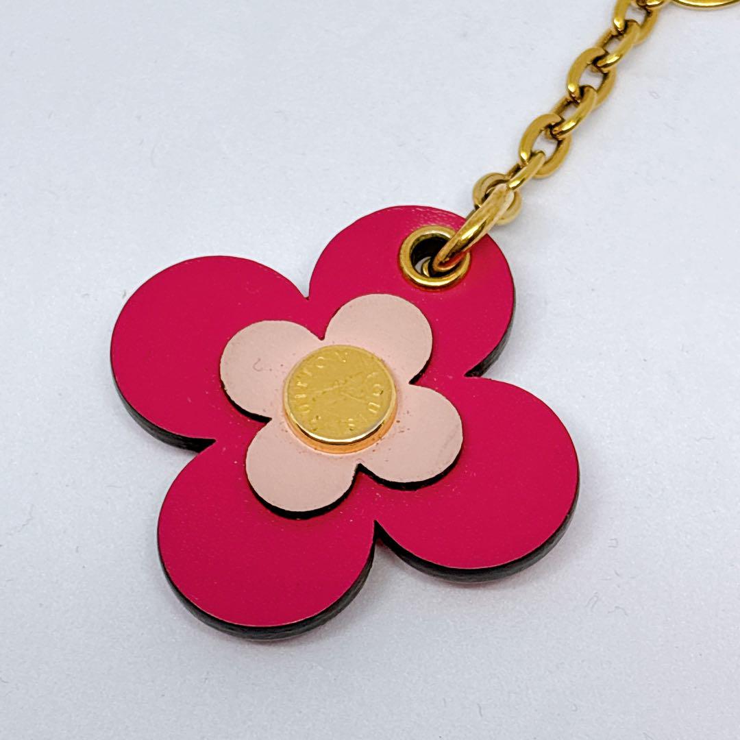 ルイヴィトン フラワー 花 レザー チャーム ゴールド チェーン
