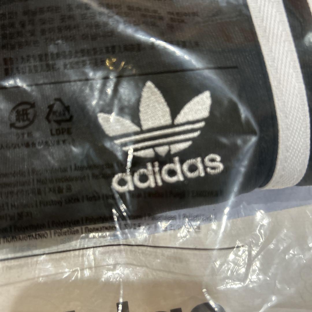 adidas アディカラー クラシックス SST トラックパンツ（ジャージ）