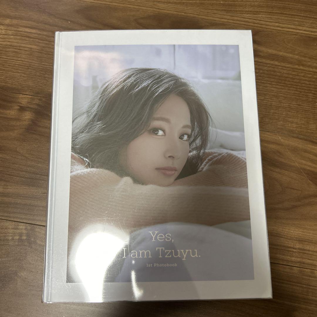 TWICE Yes, I am Tzuyu. トレカ　写真集　ツウィ Yes I am tzuyu TWICE ツウィ トレカ 写真集