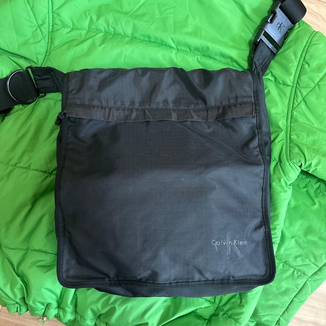 新商品 Calvin Klein カルバンクライン メッセンジャーバッグ 黒 古着