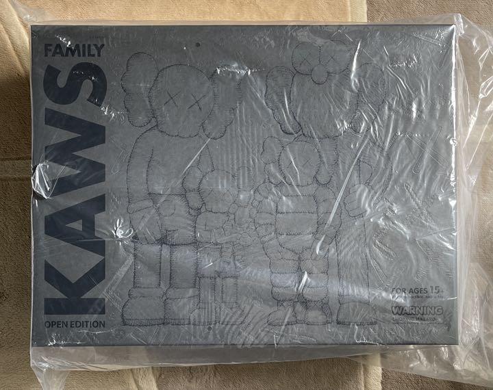 KAWS FAMILY BLACK