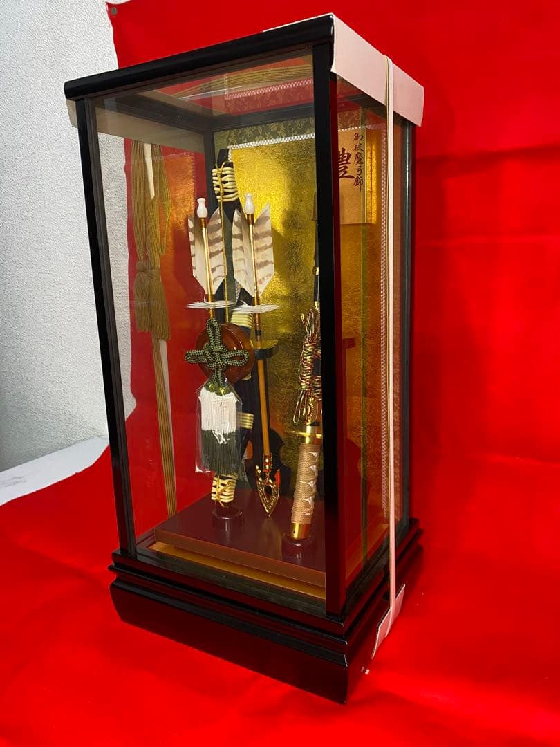 東京久月 破魔弓 安芸の金銀紙ガラスケース・間口約24×奥行約19×高さ約46㎝ 東京久月 破魔弓 安芸の金銀紙ガラスケース・間口約24×奥行約19×高さ約46㎝