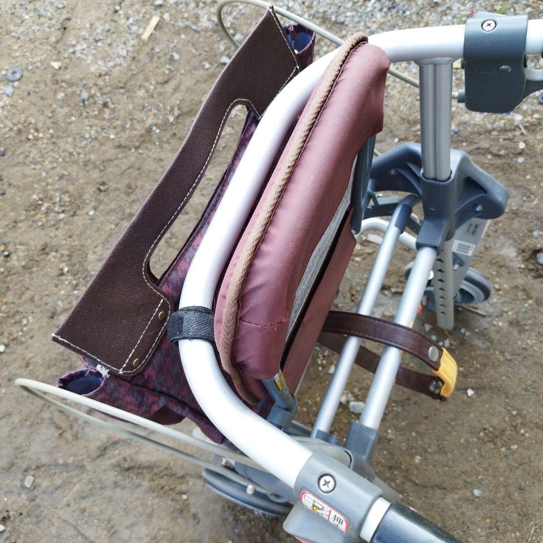 歩行車ワインレッドの チェック柄 シルバーカー