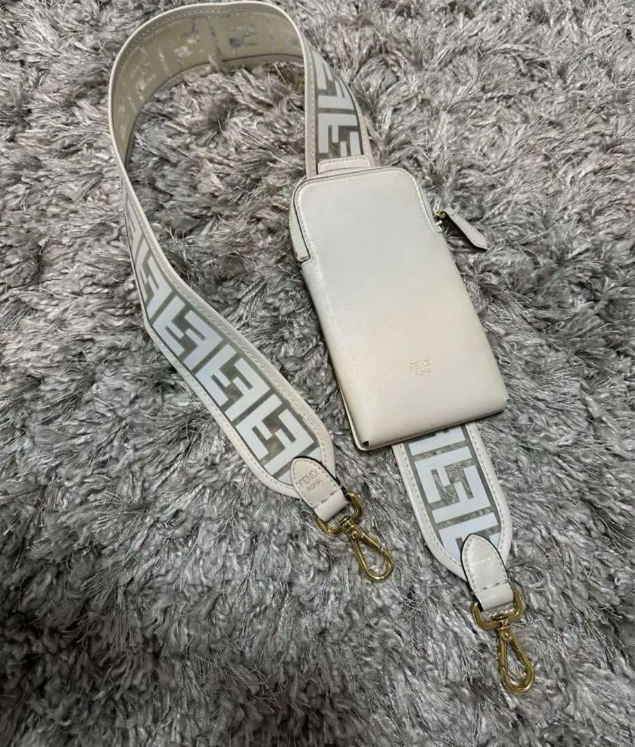 FENDI,ストラップ,ロゴ