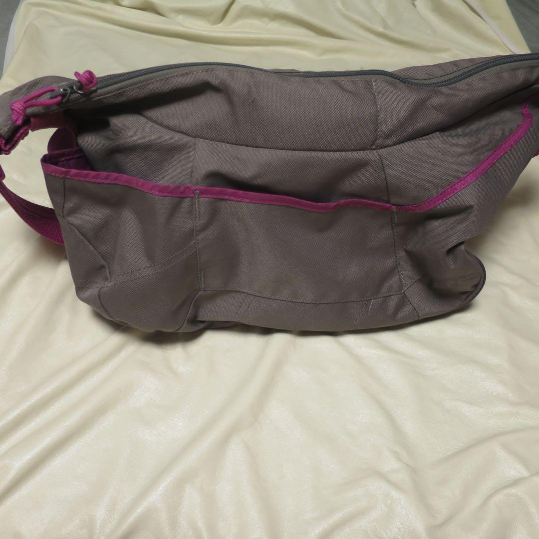 Lowepro - パスポートスリングII（グレー/ピンク）　Lowepro｜ロープロ ロープロ パスポートスリングII [グレー/ピンク]投稿画像・動画
