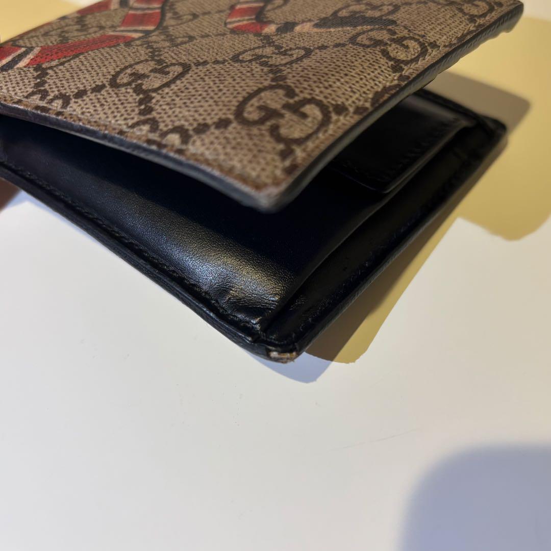 GUCCI スネーク柄 二つ折り財布【訳あり】