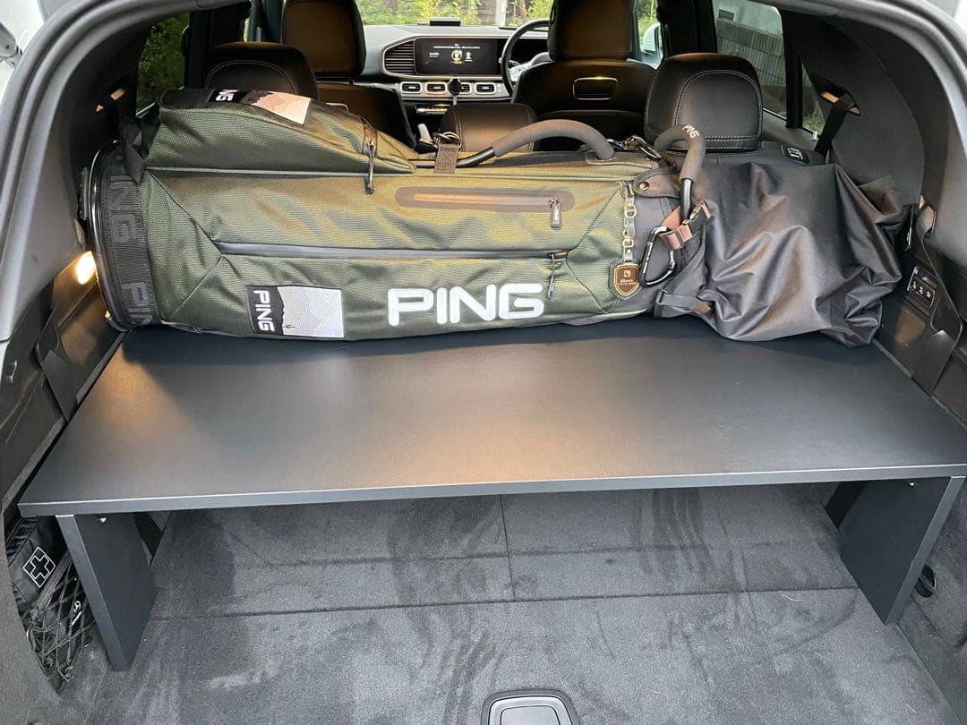 GLE400d用ラゲッジボードやや傷や汚れあり