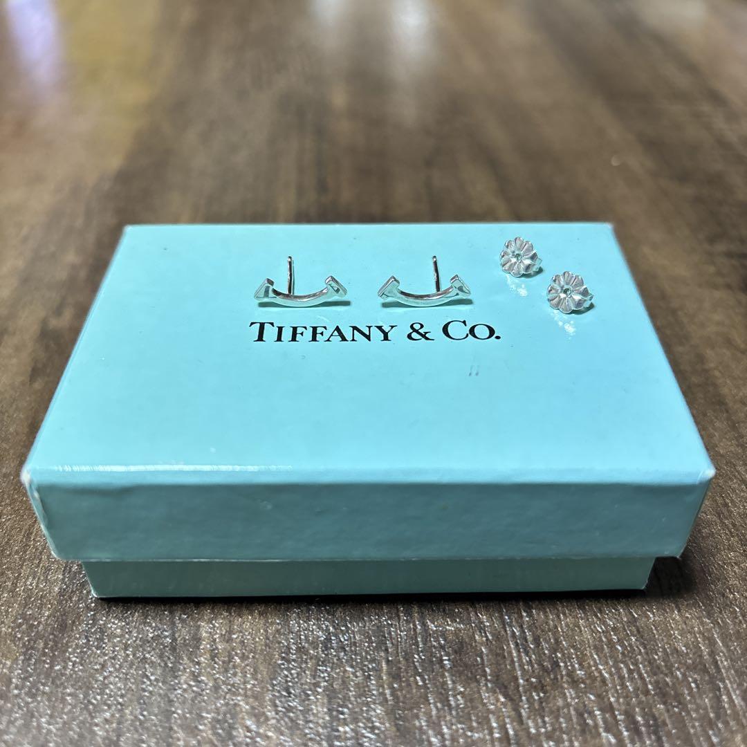 すがっち Tiffany&Co. ティファニー Tスマイル ピアス