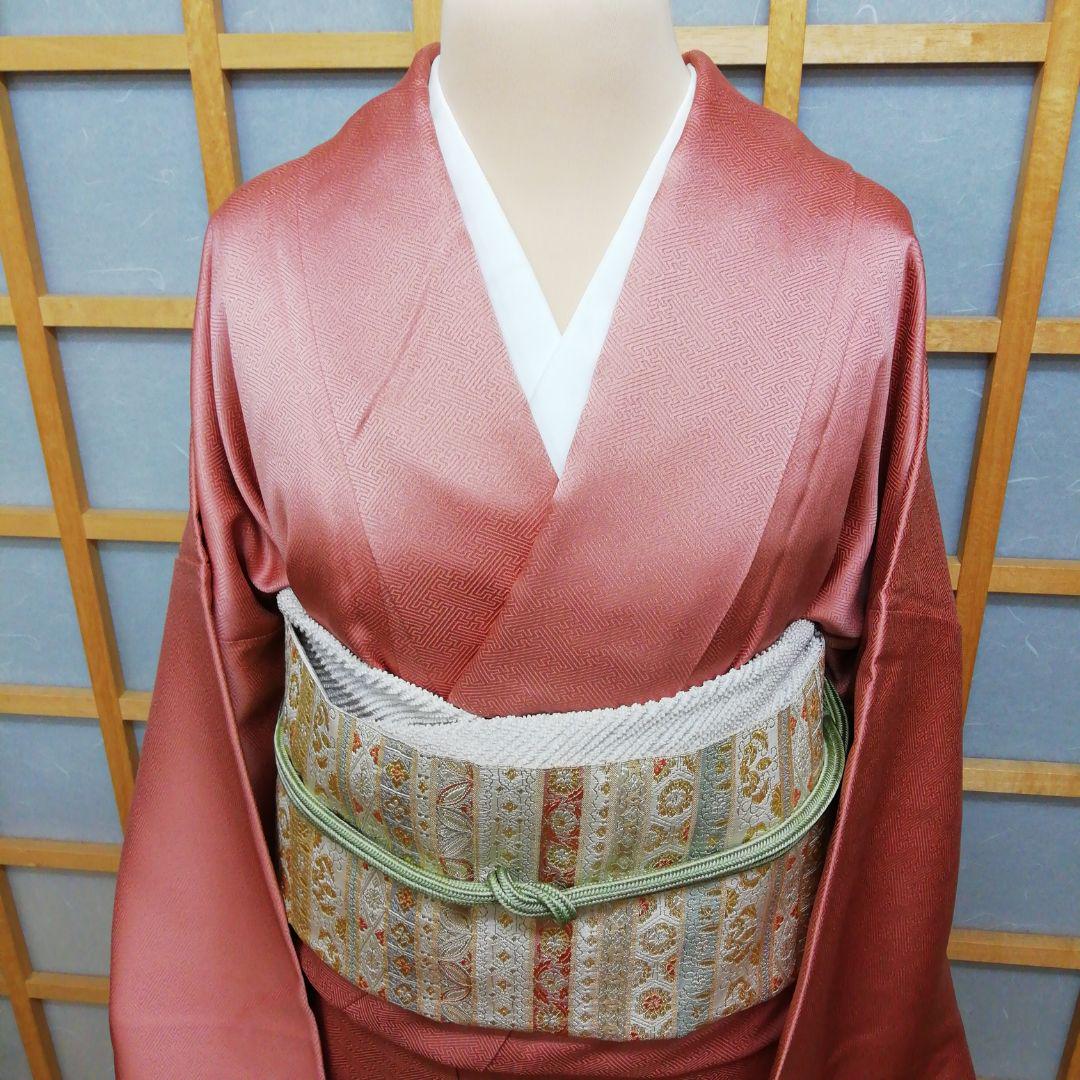 色の紗綾型地紋に菊 松竹梅▪肩身丈163cm