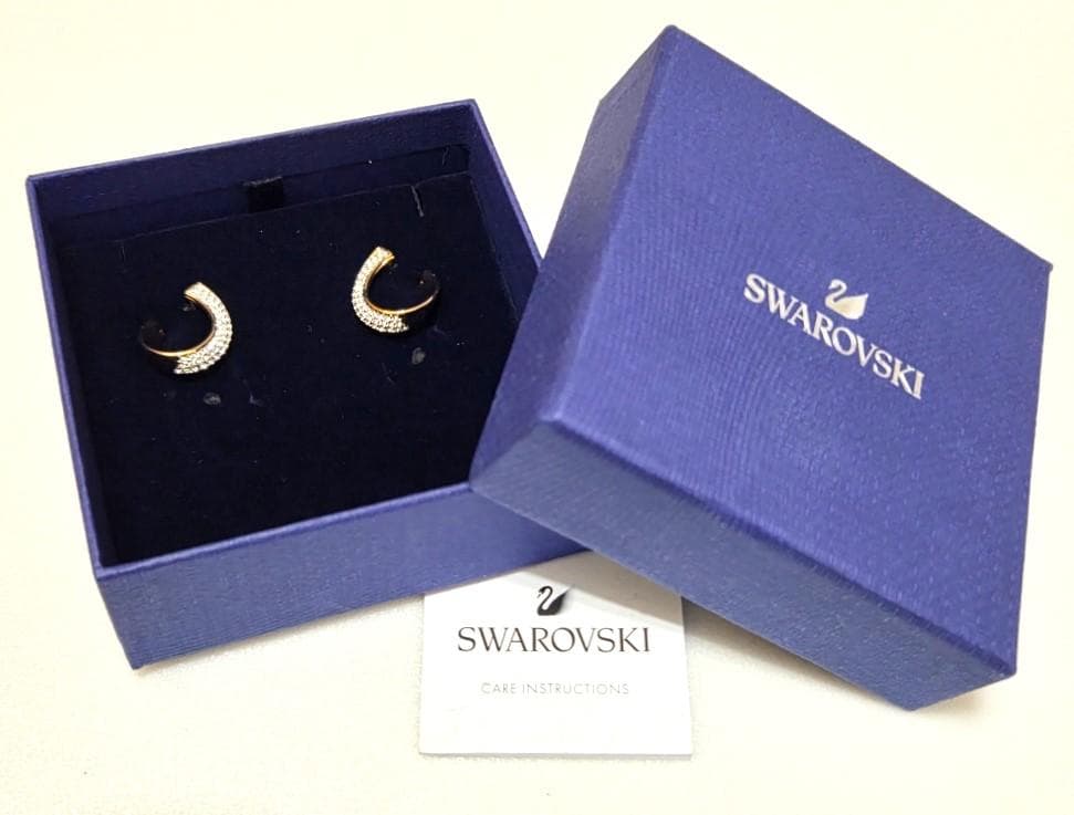 Swarovskiスワロフスキー　Exist　フープピアス　箱付き　42430