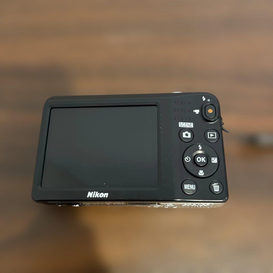 通販サイト一覧 A10 COOLPIX Nikon 3713 シルバー メルカリ - デジカメ ジャンク品 デジタルカメラ