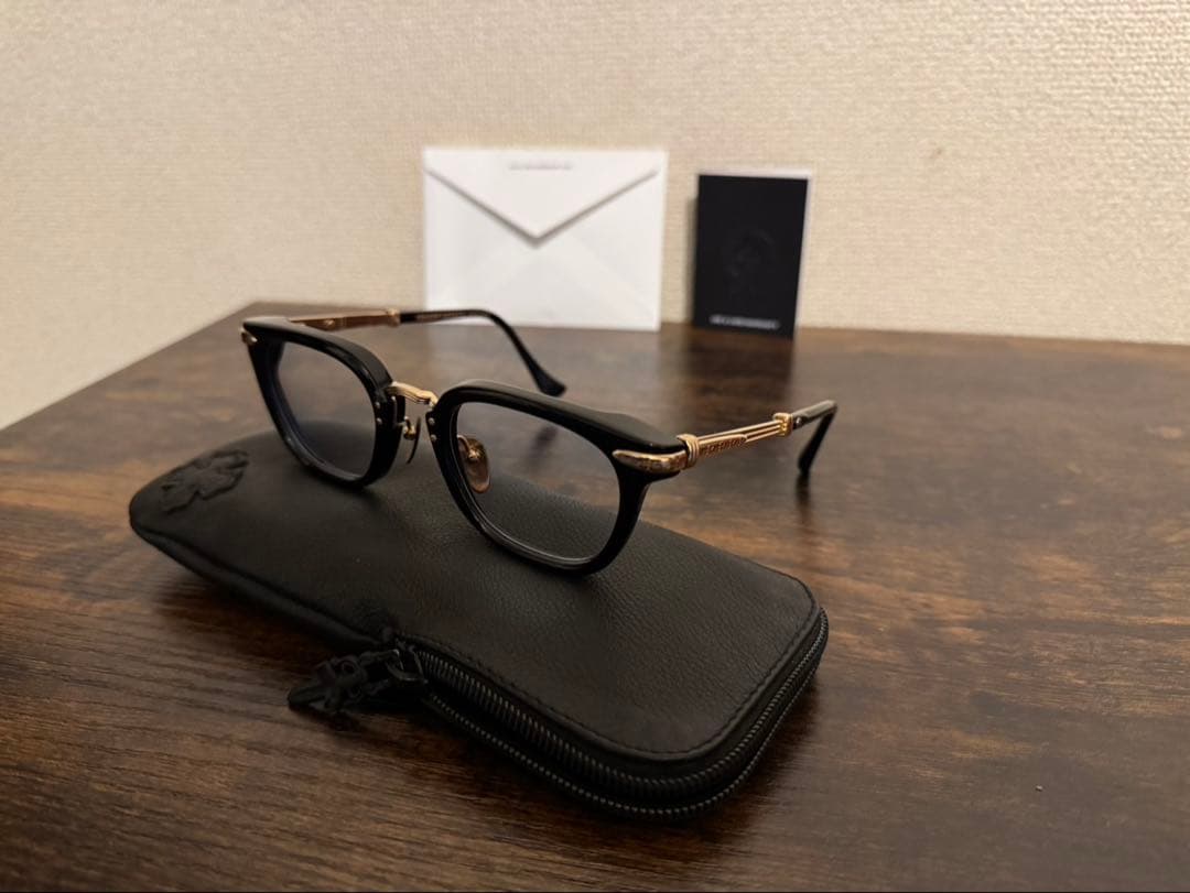 クロムハーツ TITANASLUVR ブラック×ゴールド 美品 ギャランティ付き クロムハーツ TITANASLUVR ブラック×ゴールド 美品 ギャランティ付き