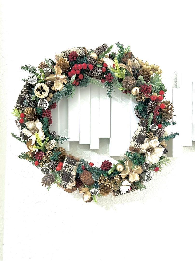 クリスマスリース 自然素材 松ぼっくり 赤い実