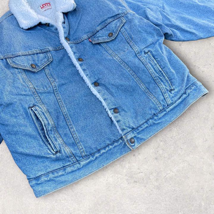 Levis