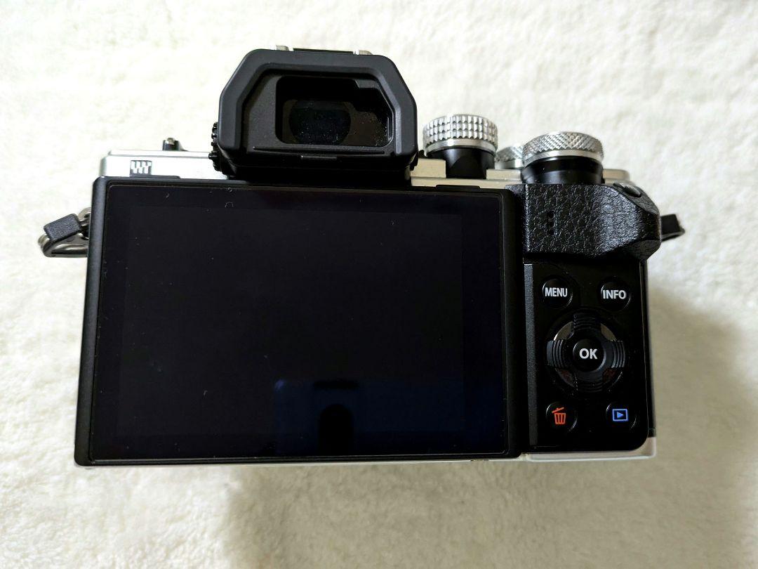 OLYMPUS OM−D E−M10 MarkⅡ EZ ダブルズームキット