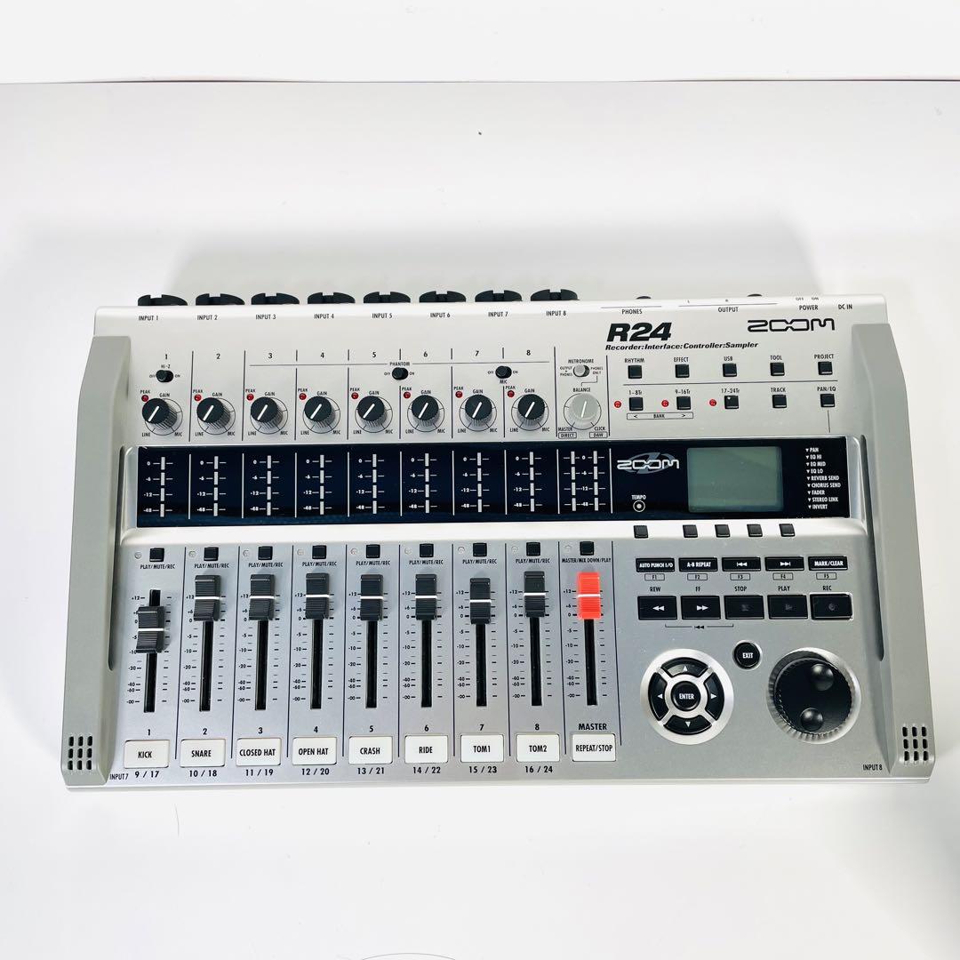 美品 ZOOM R24 マルチトラックレコーダー 画像2