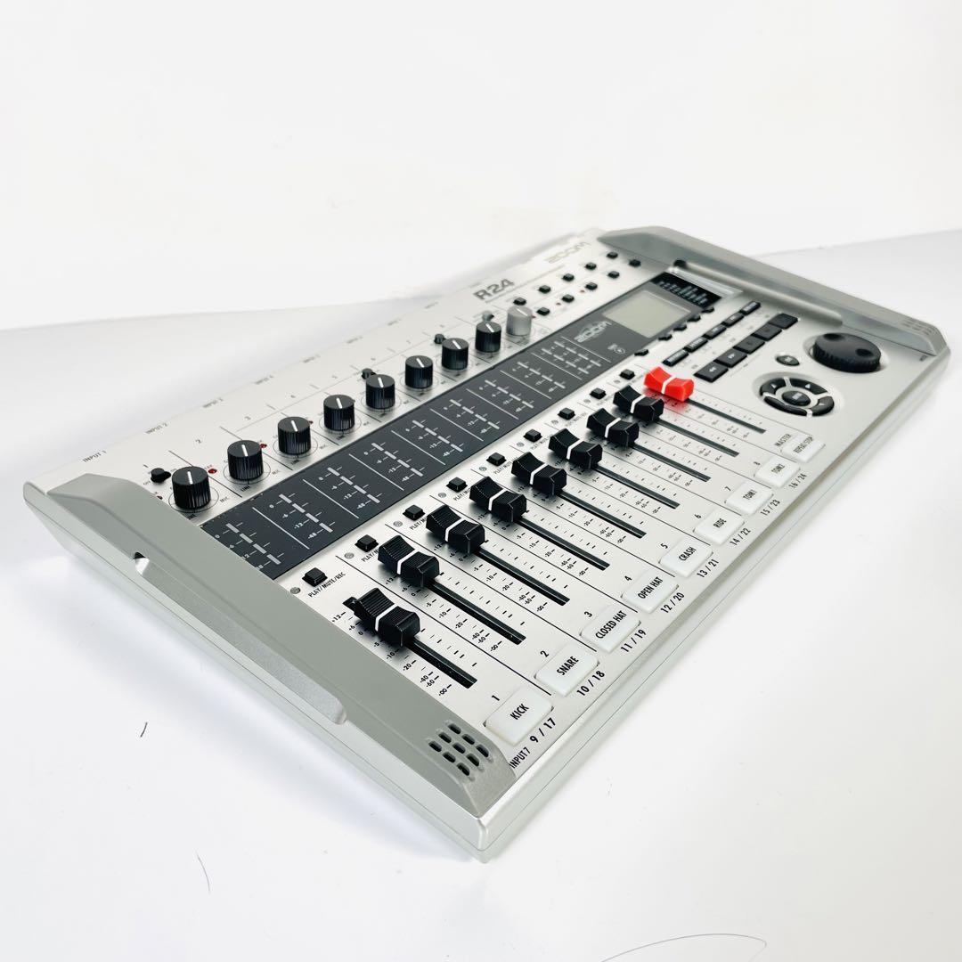 美品 ZOOM R24 マルチトラックレコーダー 画像3