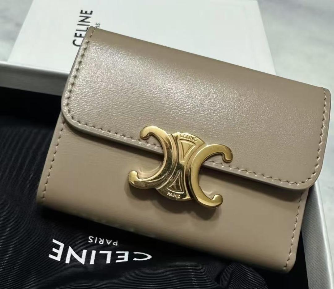 セリーヌ 三つ折り 財布 ベージュ トリオンフ ロゴ レザーHTG セリーヌ 三つ折り 財布 ベージュ トリオンフ ロゴ レザーeg