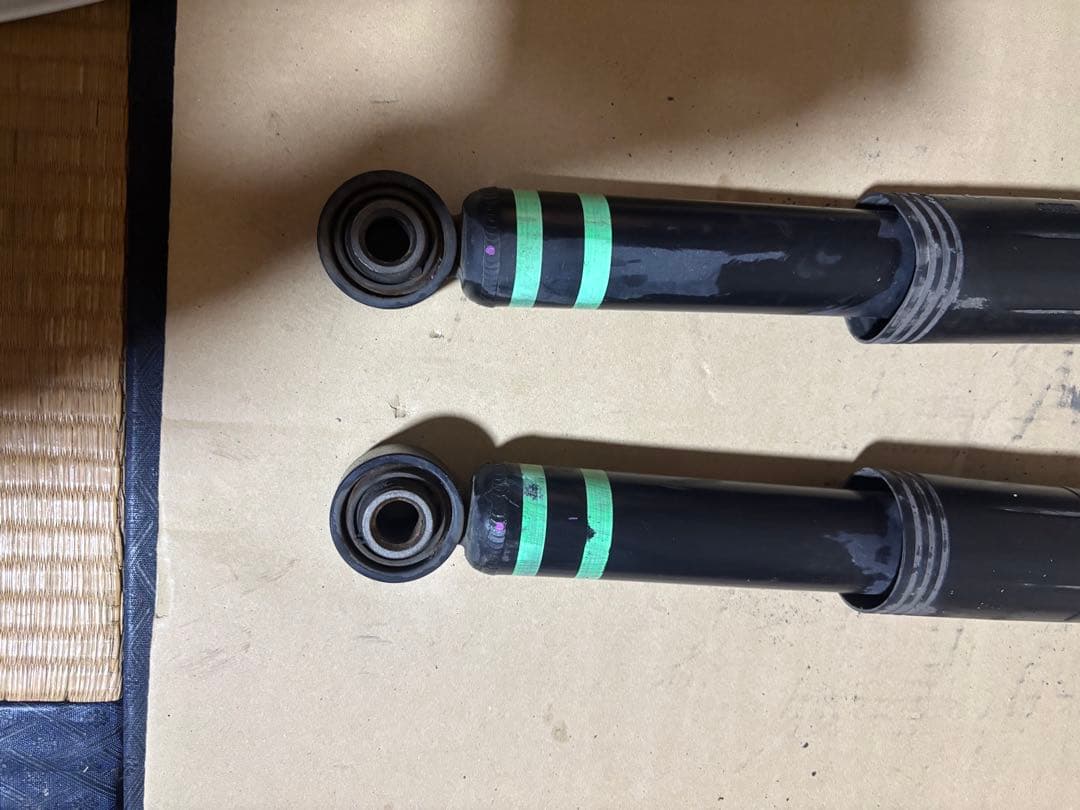 50プリウス 純正ショック一式 50プリウス 純正ショック一式