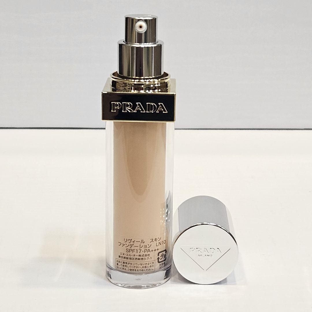 PRADA リヴィール スキンファンデーション LN10 リキッドファンデ