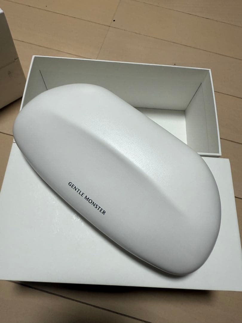 GENTLE MONSTER EVAN-01 ブラックメガネ GENTLE MONSTER EVAN-01 ブラックメガネ