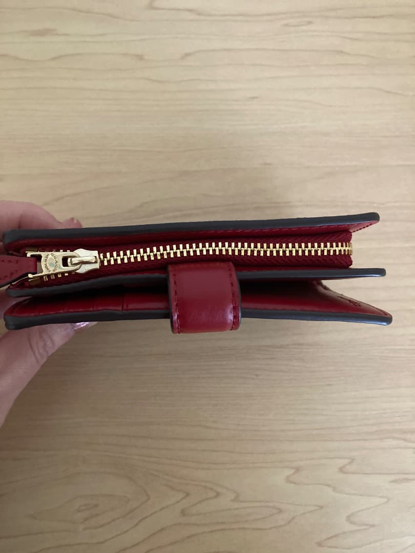 正規品COACH 二つ折り財布 /レッド 未使用❣️ 正規品COACH 二つ折り財布 /レッド 未使用❣️