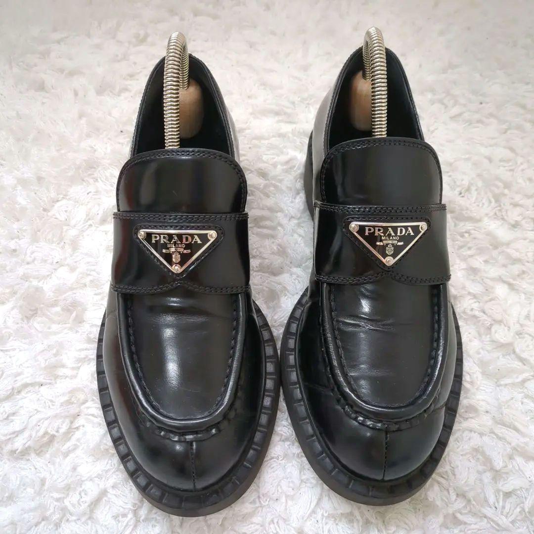 PRADA チョコレート ブラッシュドレザー ローファー 三角ロゴ