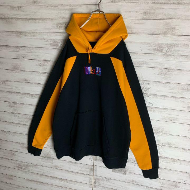 【希少デザイン】ナイキ☆両面デザインセンターロゴパーカー 即完売モデル 美品