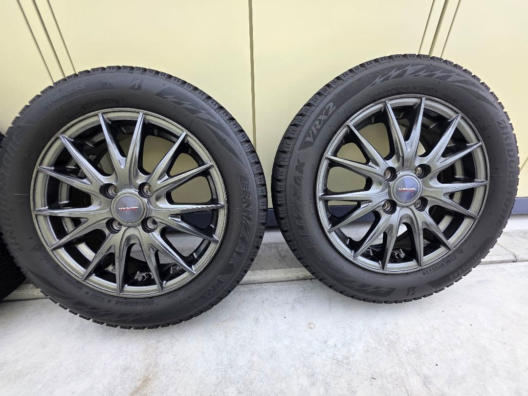 スタッドレスタイヤ ホイール4本目立った傷や汚れなし