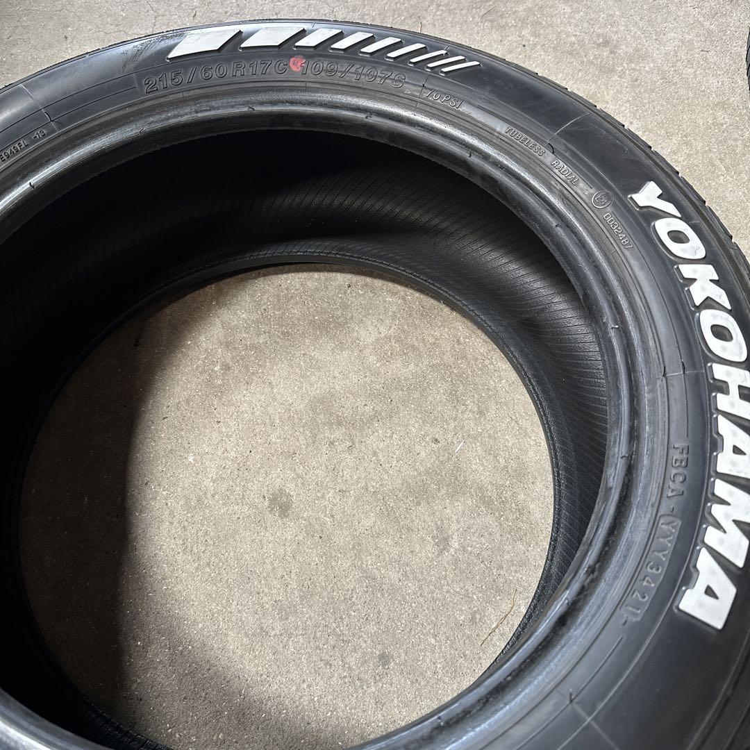 送料無料！ 215/60R17 109/107S ヨコハマ ホワイトレター