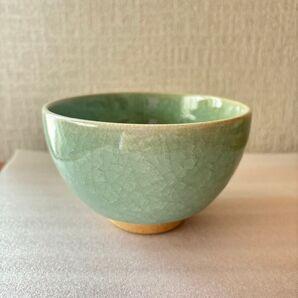 緑色 陶器 茶碗 ひび割れ釉薬