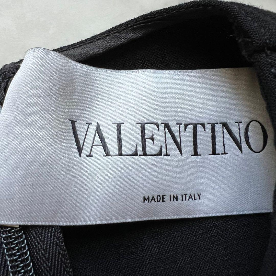 VALENTINO Vロゴ金具付 ラップデザイン ノースリーブワンピース 黒