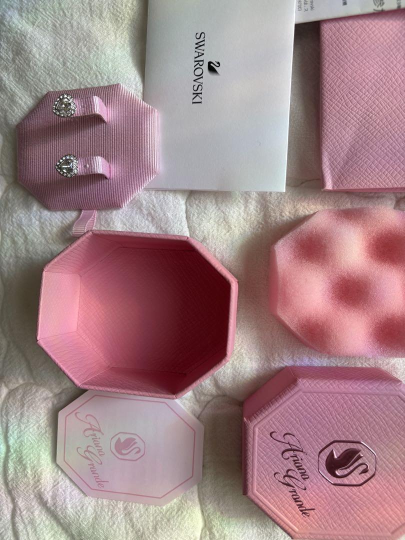 新品⭐︎Ariana Grande x Swarovski スタッドピアス　ハート