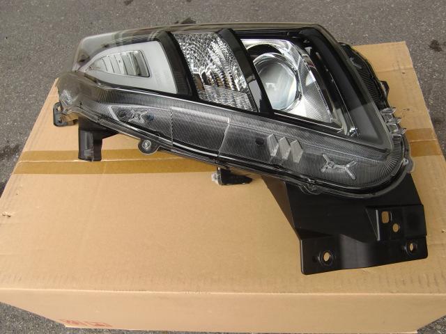 ウ*ゥ様 ワゴンスティングレー　MH55S　左ヘッドランプ