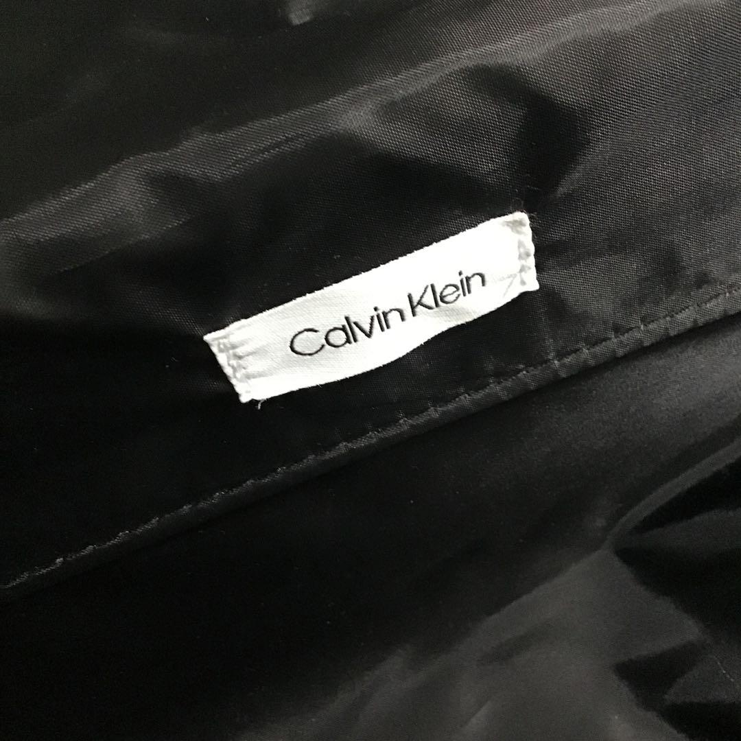 Calvin Kleinスーツケースブラック