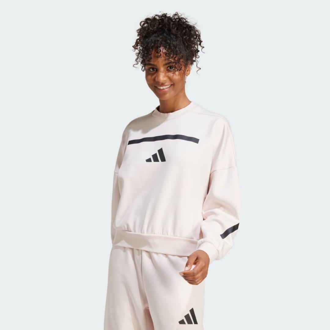 adidas ピンク カジュアルパンツ