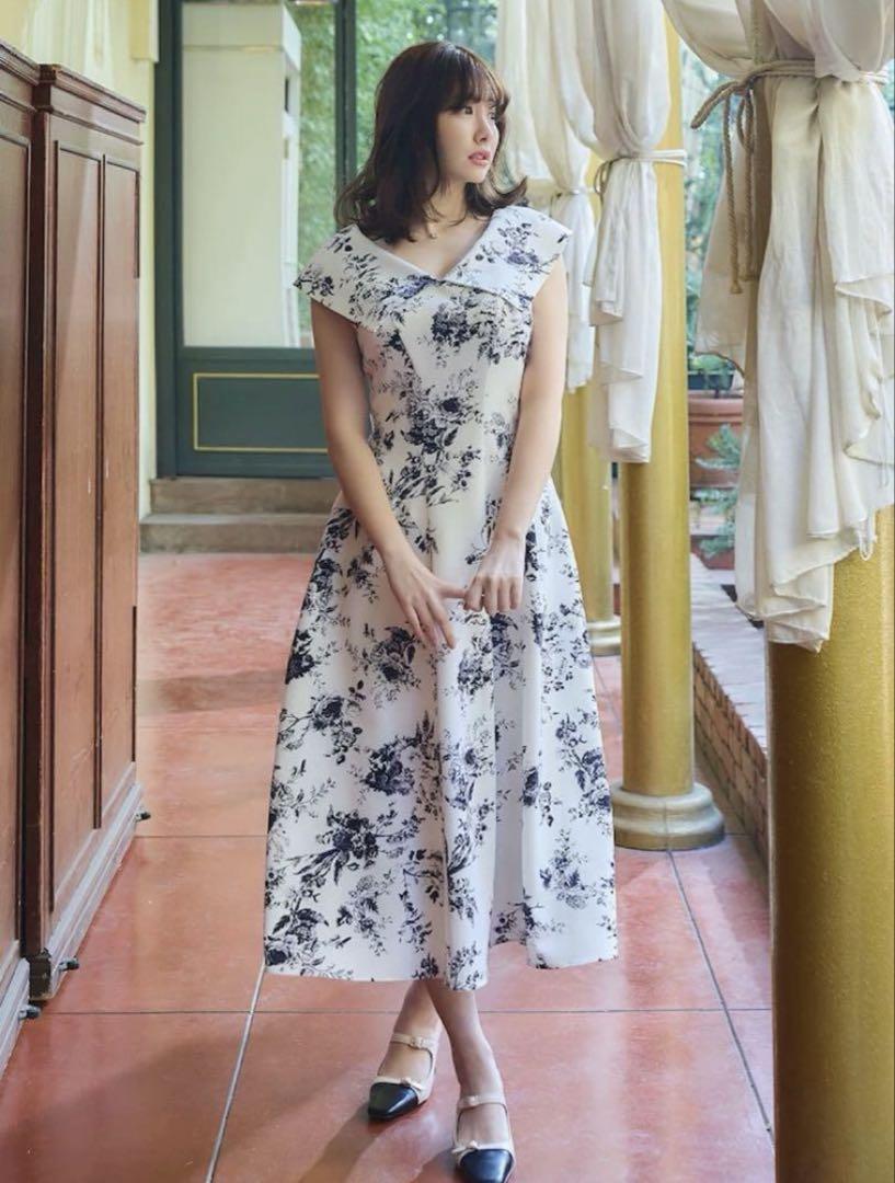 Her lip to Secret Garden Midi Dress