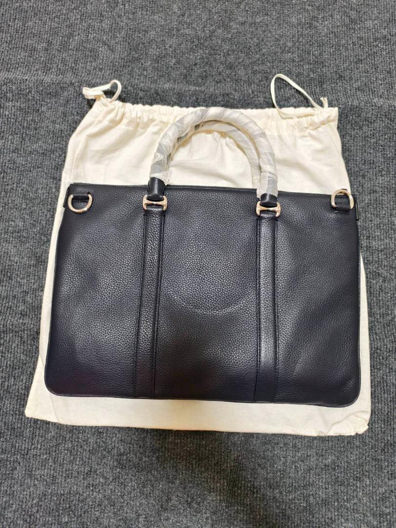 BALLY ロゴ型押し