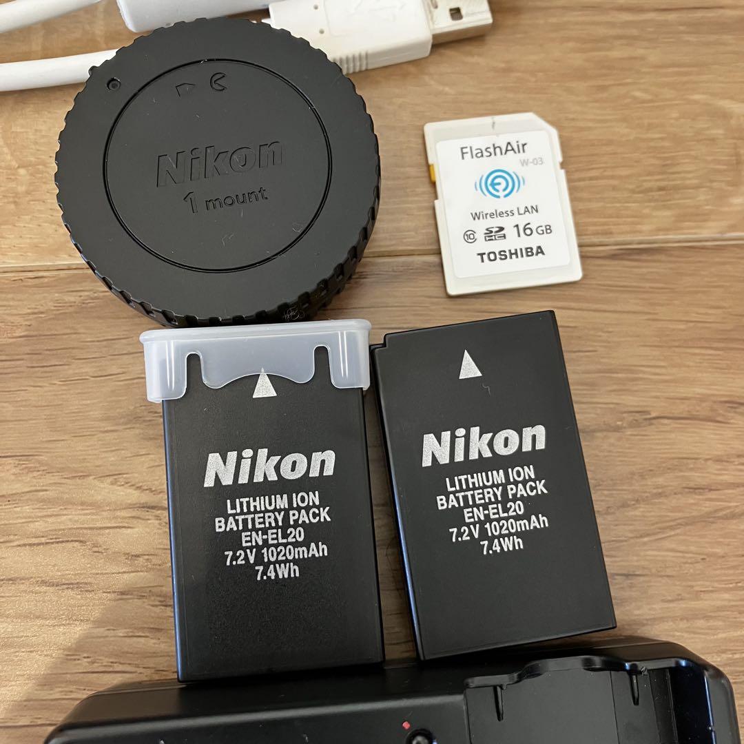 美品♡Nikon1 J1　単焦点レンズセット　ミラーレス一眼カメラ
