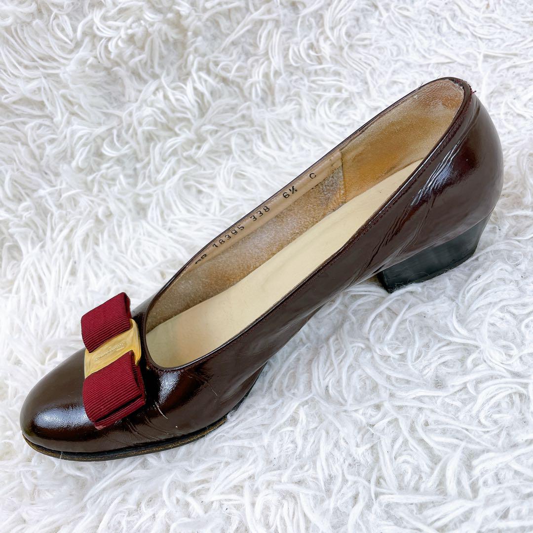 FERRAGAMO フェラガモ　パンプス　23.5cm ヴァラリボン　茶色　靴