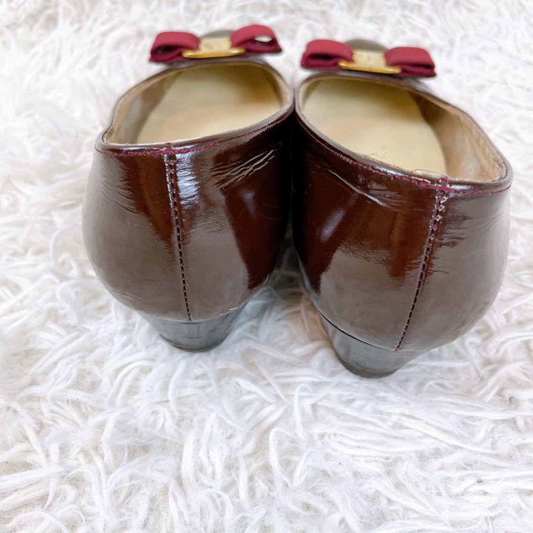 FERRAGAMO フェラガモ　パンプス　23.5cm ヴァラリボン　茶色　靴