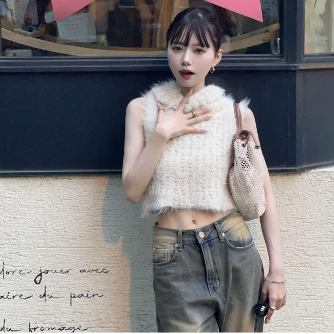 オフショルダーニット