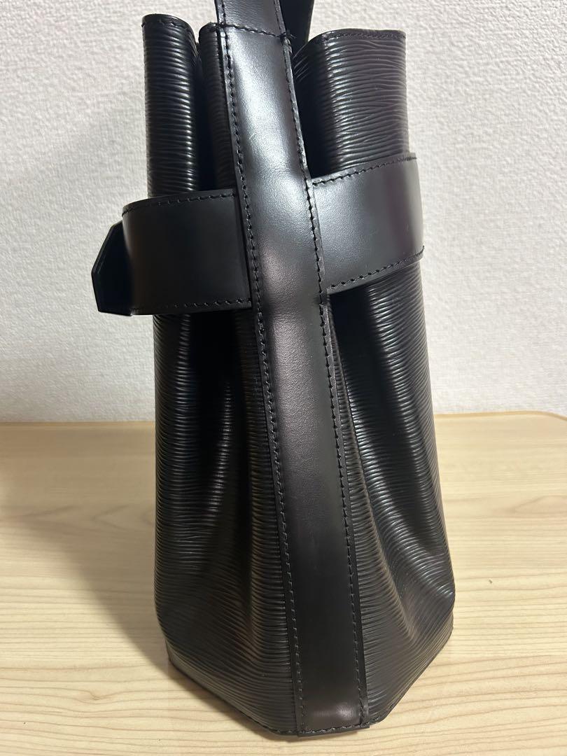 ルイヴィトン エピ サックデポール ショルダーバッグ 巾着型