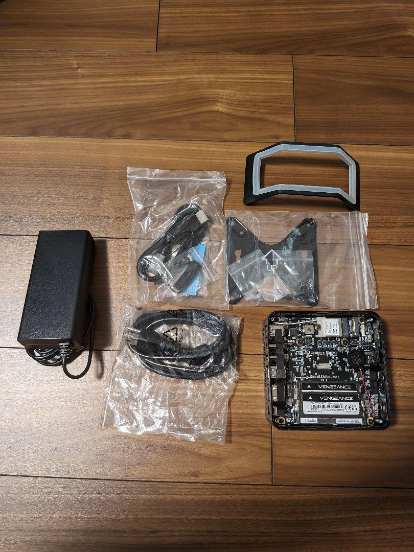 ミニPC Minisforum UM690. Ryzen 9 6900+64GB DDR5