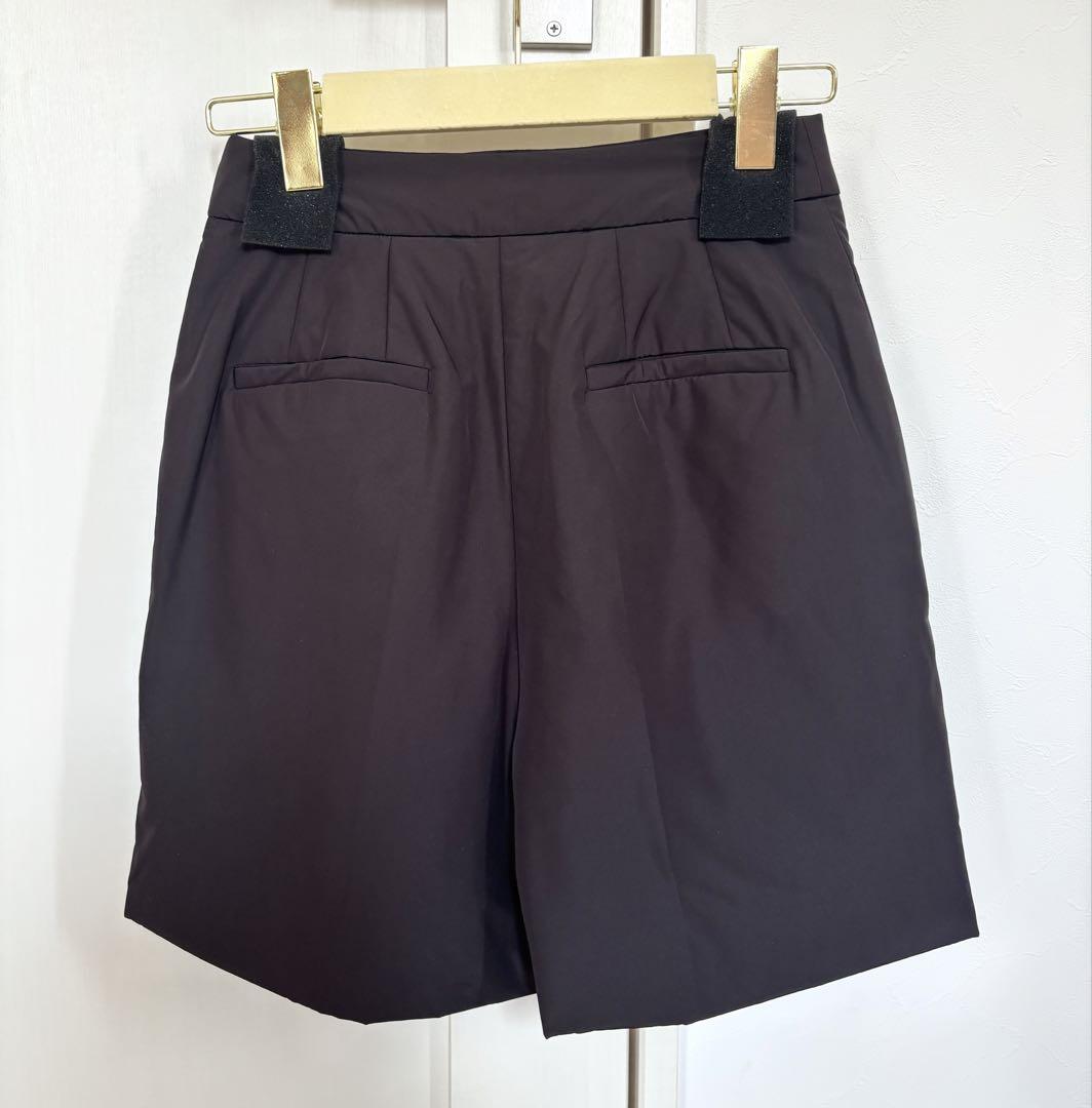 CELFORD パデットタックショートパンツ
