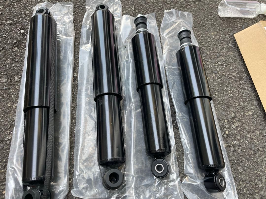 200系 ハイエース ローダウン用 ショート ショック 2駆リアリーフ車 1台分