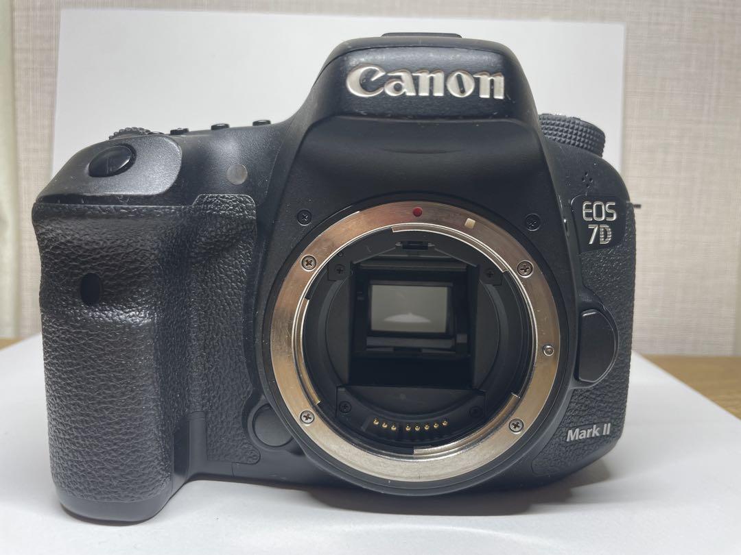 Canon EOS 7D Mark II デジタル一眼レフ　バッテリーグリップ付 Amazon | Canon バッテリーグリップ BG-E16 | カメラ用