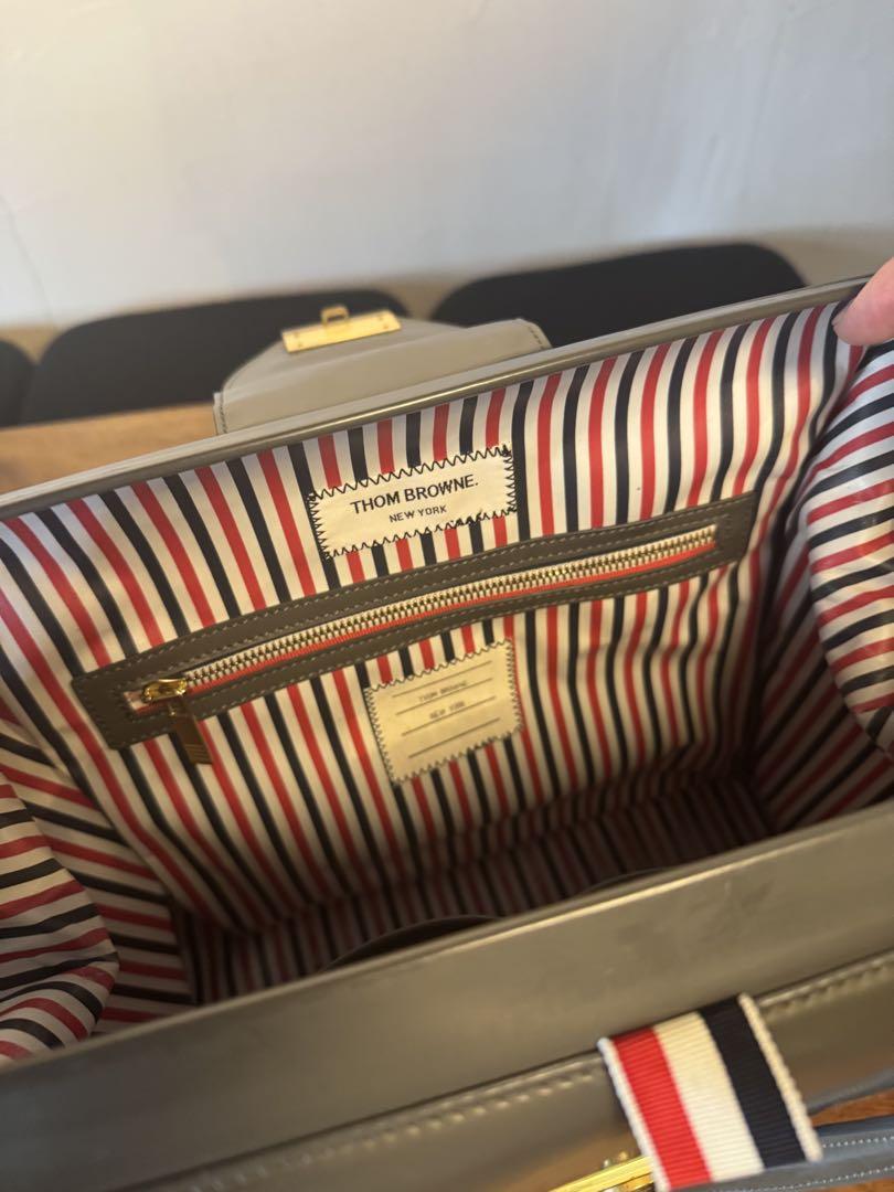 トムブラウン　ミスタートム　ドクターバッグ　グレー　バッグ グレー（灰色）系 THOM BROWNE(トムブラウン) バッグ・カバン