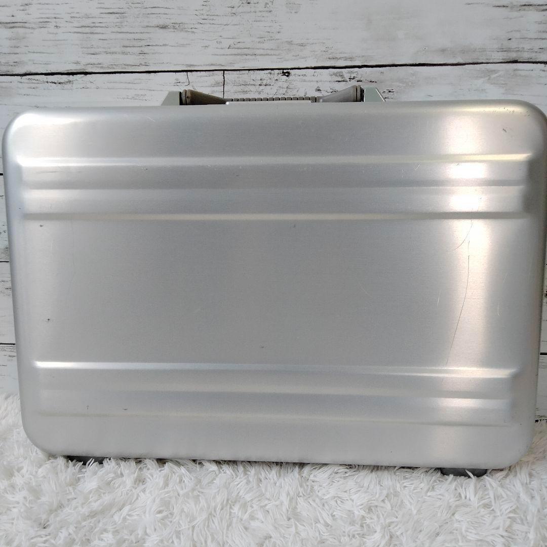 【良品】ゼロハリバートン スリムアタッシュケース シルバー S3-SI